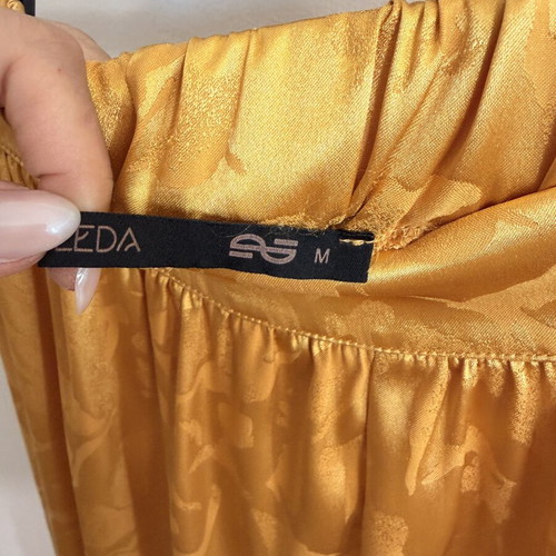 Nidodileda pants like new, satin gold, size M