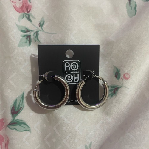 Ro accesories silver hoop earrings new