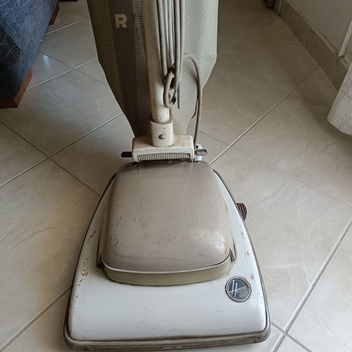Hoover vacuum cleaner used, ideal for carpets and rugs