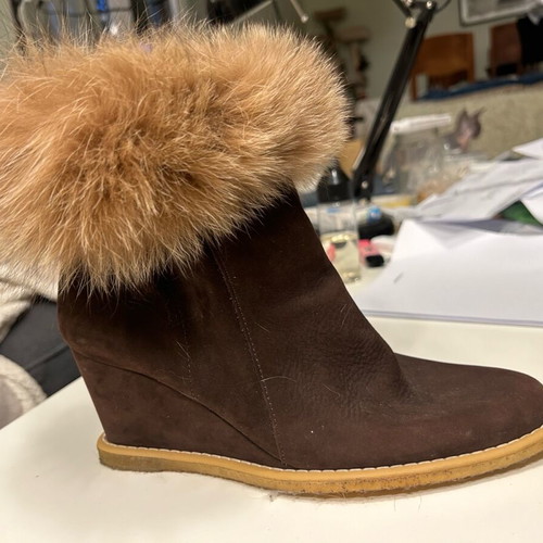 Arche suede ankle boots with fox fur trim new, size 39 brown