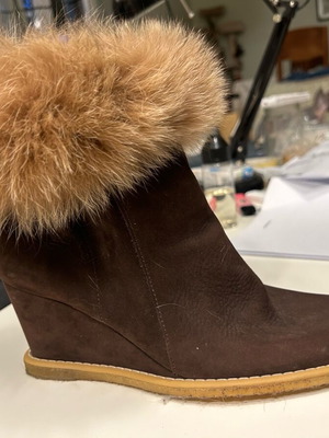 Arche suede ankle boots with fox fur trim new, size 39 brown
