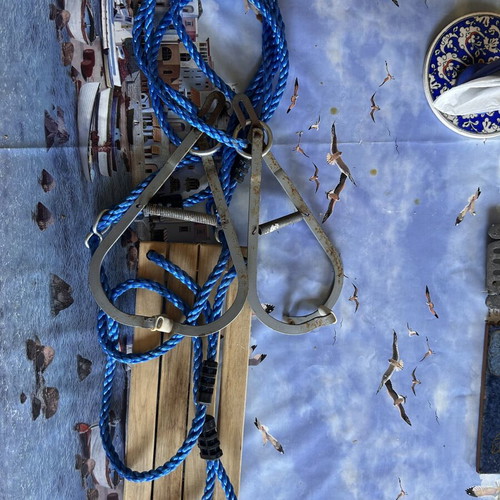 Hanging Wooden Swing like new, children's