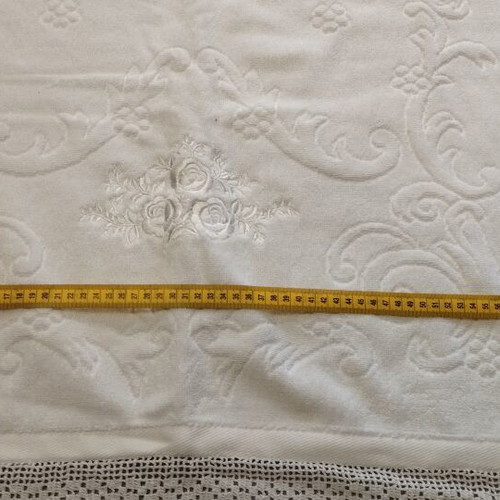 Klotsotiras Textiles body towel with embossed design and lace