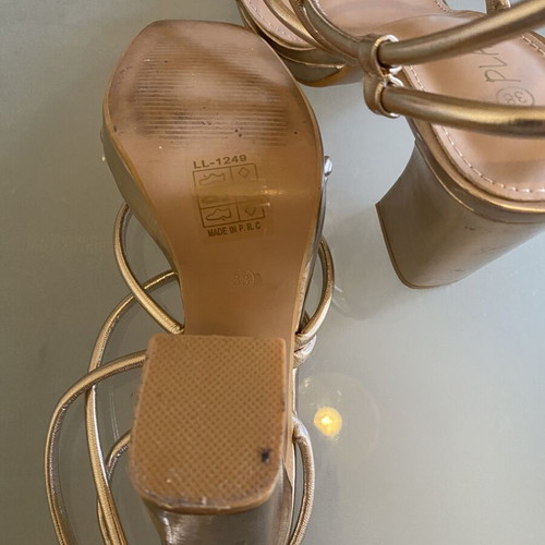 Sandals gold color platform size 38 like new