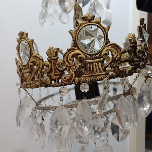 Chandelier with four lamps used