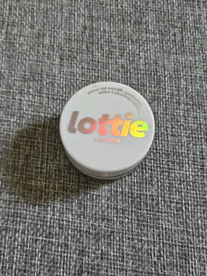 Μεταλλική σκιά Lottie London μεταχειρισμένη