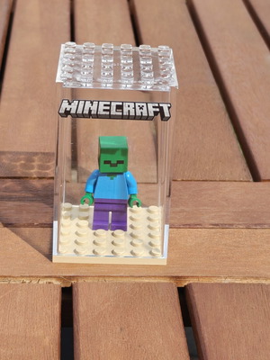LEGO Minecraft Zombie minifigure in display box