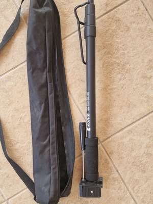 Monopod with adjustable 4-level legs like new, aluminum