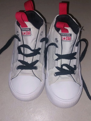 Converse μποτάκια για αγόρι νούμερο 26 σαν καινούργια, άσπρο και κόκκινο