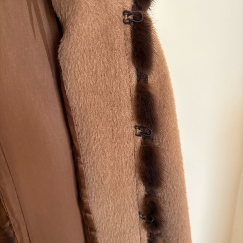 Salviati coat like new with mink fur, size M, beige