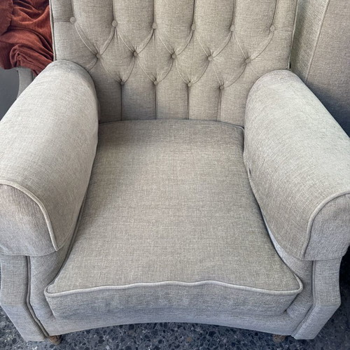 Living room set like new with 1 three-seater sofa, 2 large and 2 small armchairs