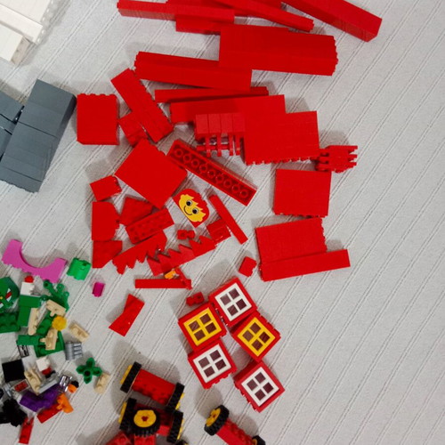 Lego used, about 1000 pieces with idea booklets
