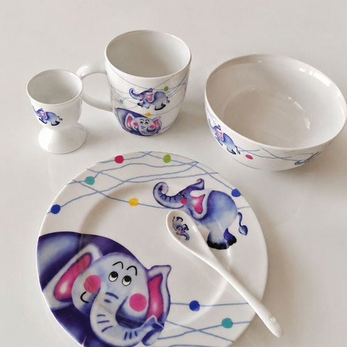 Children's breakfast set 5 pieces with vibrant colors, brand new