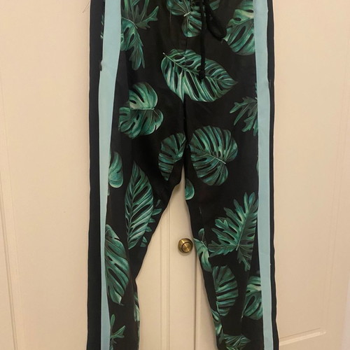 Manolo pants like new with leaf pattern