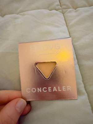 Concealer Pro Vg No. 057 new, closed with magnet