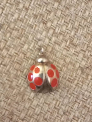 Charm πασχαλίτσα μεταχειρισμένο, κόκκινο και χρυσό