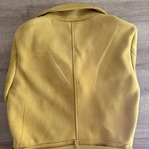 Crop suede jacket like new with silver details, yellow, size M
