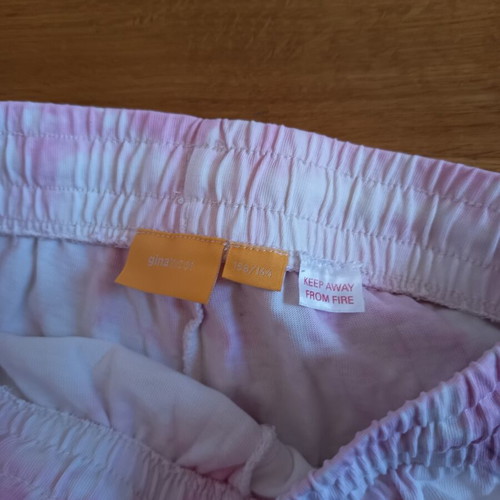 Set of shorts and blouse like new, white and pink