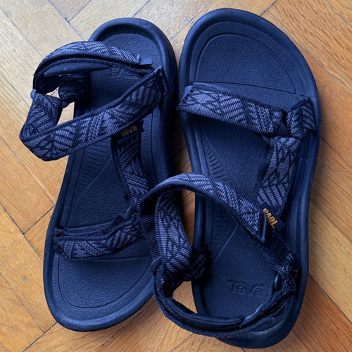 Teva Hurricane XLT3 sandals new, size 38, blue and purple