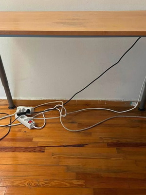 Architect desk with adjustable height legs