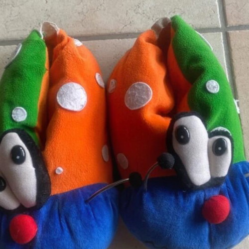 Home slippers used, size 39, multicolor, elastic needs replacement
