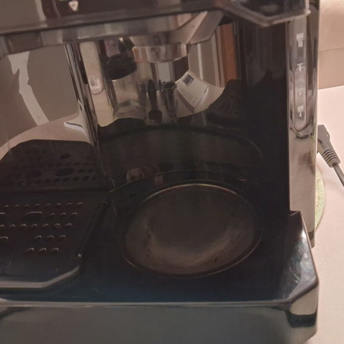 De'Longhi Coffee Maker like new, espresso and filter machine