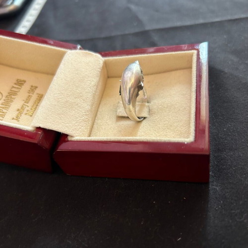 Silver 925 dolphin ring like new