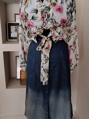 Brigitte Boutique floral crop top like new, size small