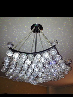 Πολυέλαιος καινούργιος ασημί με κρύσταλλα Swarovski διάμετρος 52 cm