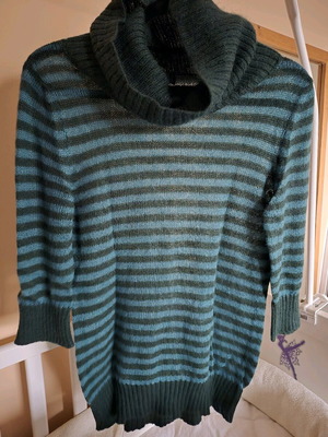 Benetton sweater size M green like new