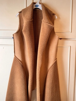 Sleeveless coat new, beige and brown
