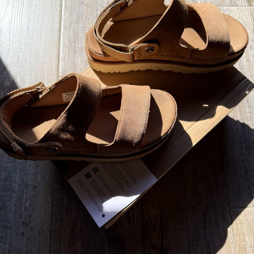 Ugg shoes size 40 like new, brown slippers