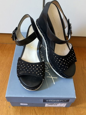 Stonefly platform sandals size 37 like new, black leather and suede