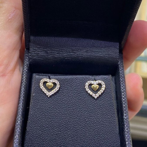 14k Gold Heart Earrings new with zircon stones