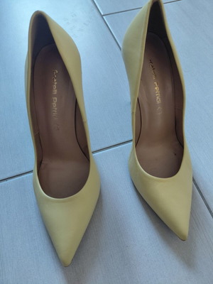 Fratelli Petridi yellow pumps size 38 like new, 10 cm heel