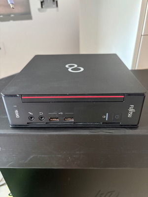 Fujitsu Esprimo Q556/2 Mini PC με Pentium G4560, 16GB DDR4, 512GB NVMe
