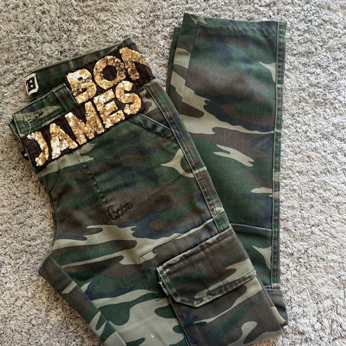 Camouflage pants like new, size XS, with gold decoration