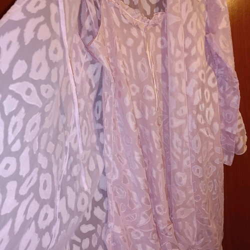 Nightgown set with matching robe like new, size M