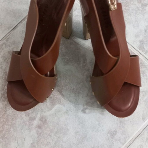 Women's brown sandals size 36 like new