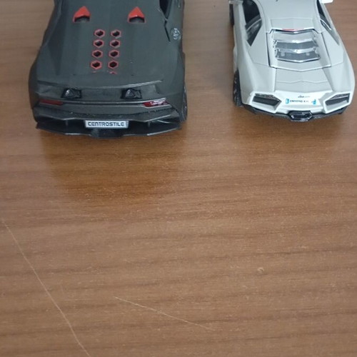 Lamborghini Sesto Elemento 1/24 and Reventón 1/32 used