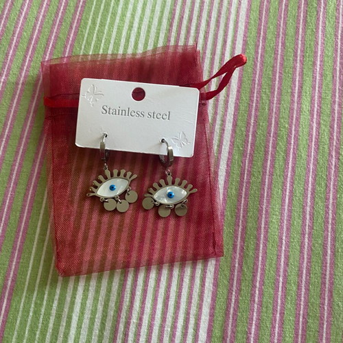 Stainless steel eye-shaped dangling earrings new