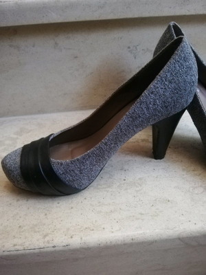 Fabric gray pumps used with black details, size 39