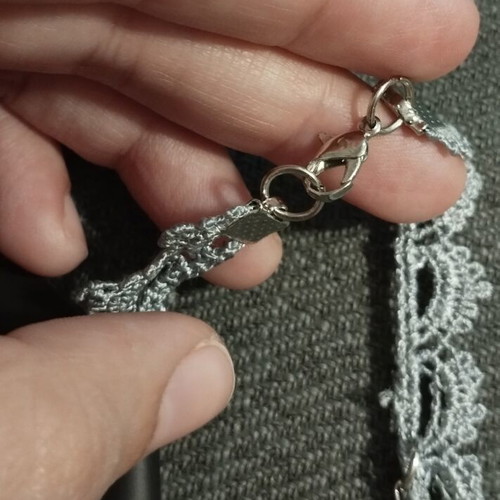 Long women's necklace with bow, lace and pearls, like new, gray-silver