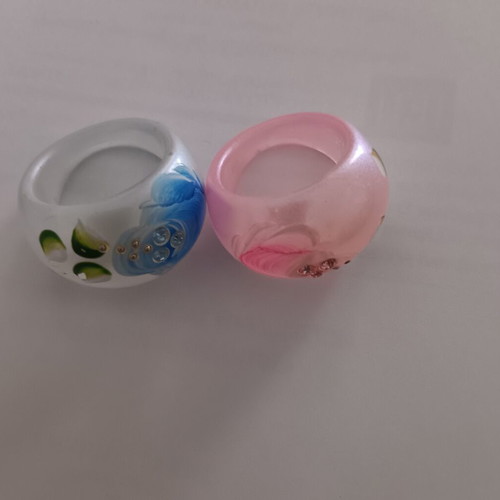 Set of 2 summer statement rings with floral design, like new