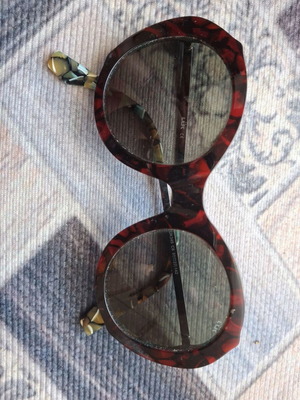 Luk women's sunglasses like new, bordeaux/black
