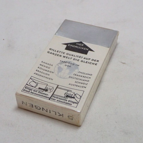 Vintage Gillette Super Silver dispenser sealed with 5 double-edged blades