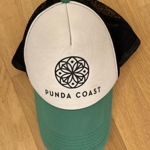 Punda Coast Jockey Hat like new, white and green