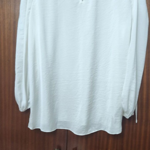 White top with long sleeves used, size M