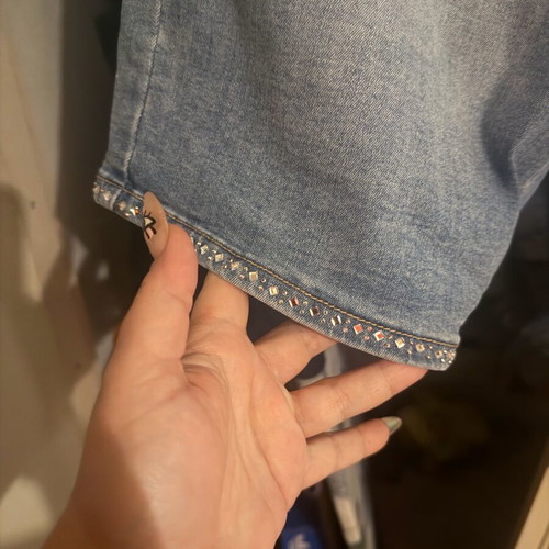 Bermuda with rhinestones elastic like new