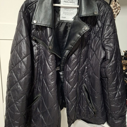 Mat Fashion black jacket like new, medium plus size, leather details